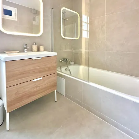 Apartment Renove 2025 - 6 Personnes - Clim Parking Piscine Terrasse *