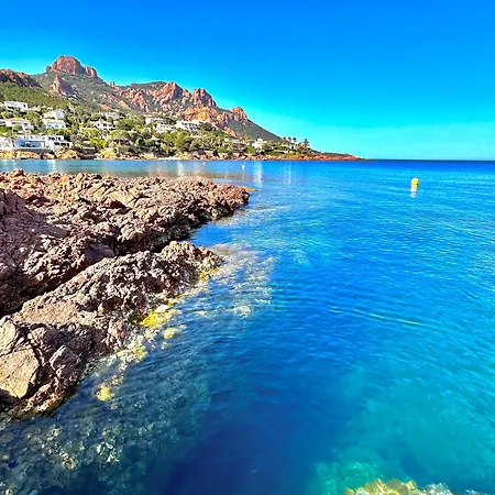 Renove 2025 - 6 Personnes - Clim Parking Piscine Terrasse * Saint-Raphaël
